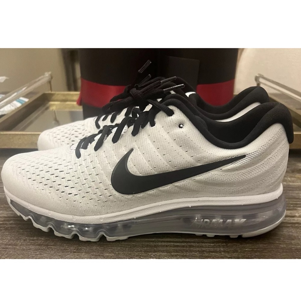 2017 Nike AirMax Size 10